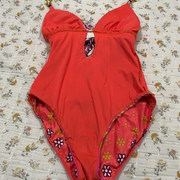 Super cute Trina Turk one piece - Picture 9 of 11